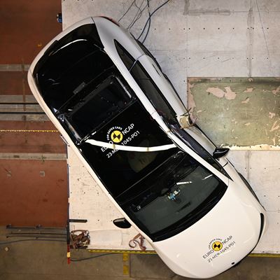 Mercedes-EQ EQE SUV - Side Pole test 2023 - after crash