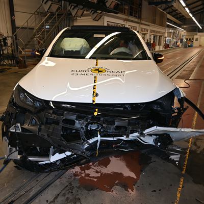 Mercedes-EQ EQE SUV - Mobile Progressive Deformable Barrier test 2023 - after crash