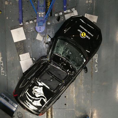 Honda CR-V - Side Pole test 2024 - after crash