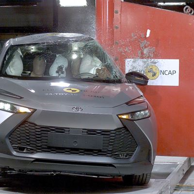 Toyota C HR Side Pole test 2024