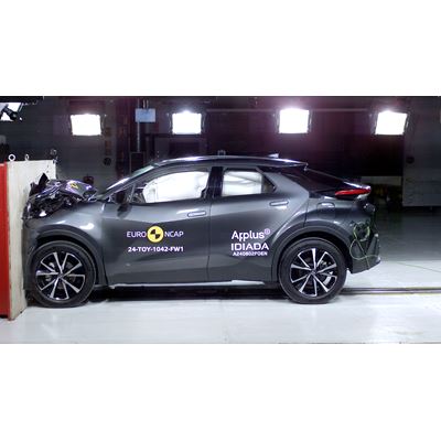 Toyota C-HR - Full Width Rigid Barrier test 2024