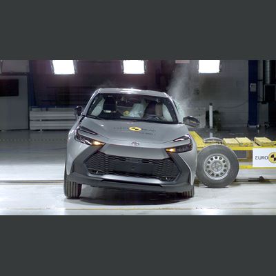 Toyota C HR Side Mobile Barrier test 2024