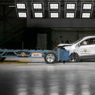 Renault Scenic E-Tech - Mobile Progressive Deformable Barrier test 2022