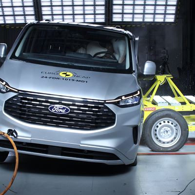 Ford Tourneo Custom - Side Mobile Barrier test 2024