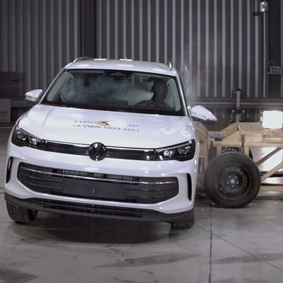 VW Tiguan - Side Mobile Barrier test 2024