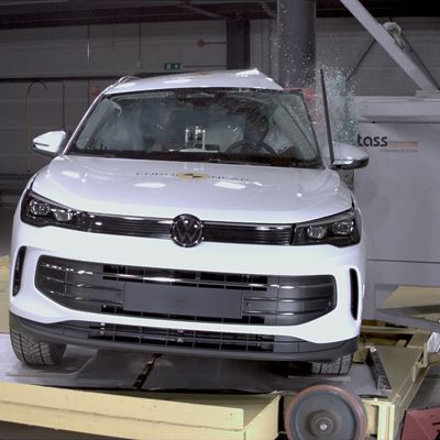 VW Tiguan - Side Pole test 2024