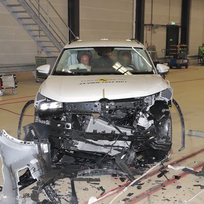 VW Tiguan - Mobile Progressive Deformable Barrier test 2024 - after crash