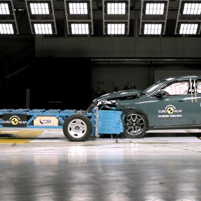 BMW X2 - Mobile Progressive Deformable Barrier test 2022