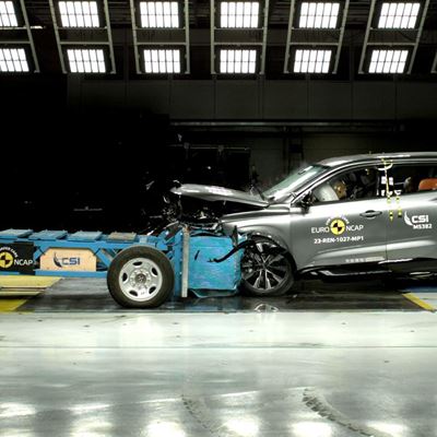 Renault Austral HEV - Mobile Progressive Deformable Barrier test 2022
