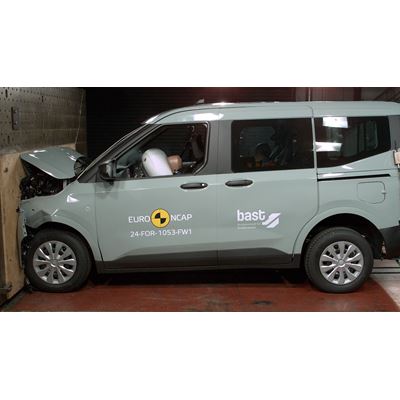 Ford Tourneo Courier - Full Width Rigid Barrier test 2024