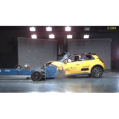 Renault 5 Mobile Progressive Deformable Barrier test 2024