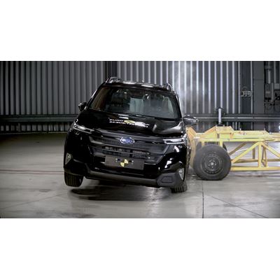 Subaru Forester Side Mobile Barrier test 2024