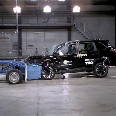 Subaru Forester Mobile Progressive Deformable Barrier test 2024