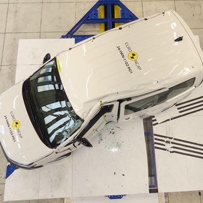 VW Caddy PHEV Side Pole test 2021 after crash