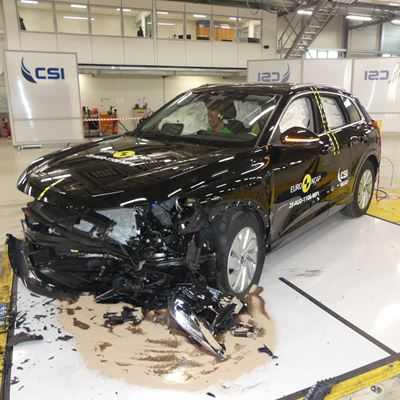 Audi Q5 Mobile Progressive Deformable Barrier test 2025 after crash