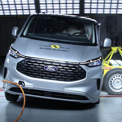 Ford Tourneo Custom Side Mobile Barrier test 2024