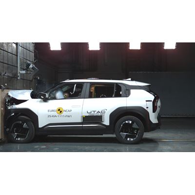 Kia EV3 Full Width Rigid Barrier test 2025