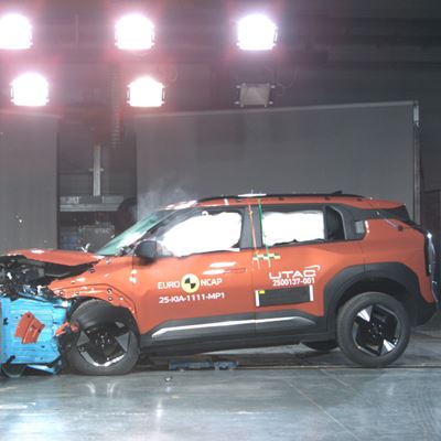 Kia EV3 Mobile Progressive Deformable Barrier test 2025