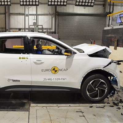 MG MGS5 EV Full Width Rigid Barrier test 2025 after crash