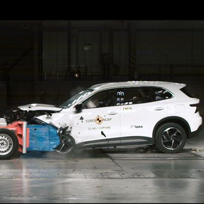 MG MGS5 EV Mobile Progressive Deformable Barrier test 2025
