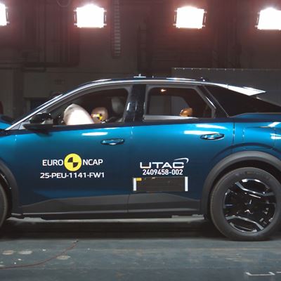 Peugeot 3008 Full Width Rigid Barrier test 2025