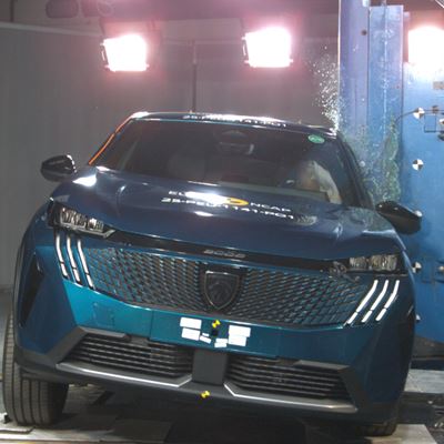 Peugeot 3008 Side Pole test 2025