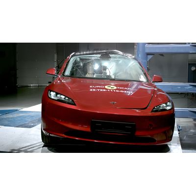 Tesla Model 3 Side Pole test 2025