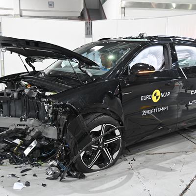 Voyah COURAGE Mobile Progressive Deformable Barrier test 2025 after crash
