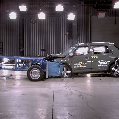 Hyundai INSTER Mobile Progressive Deformable Barrier test 2025