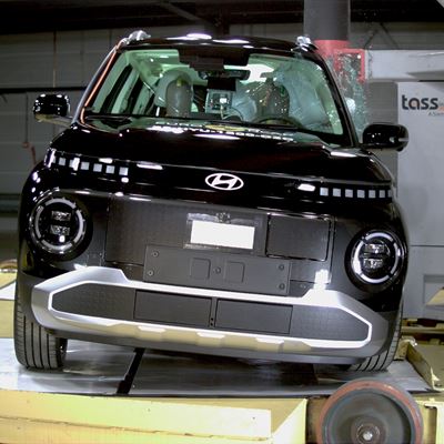 Hyundai INSTER Side Pole test 2025
