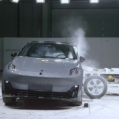 Lynk Co 02 Side Mobile Barrier test 2025