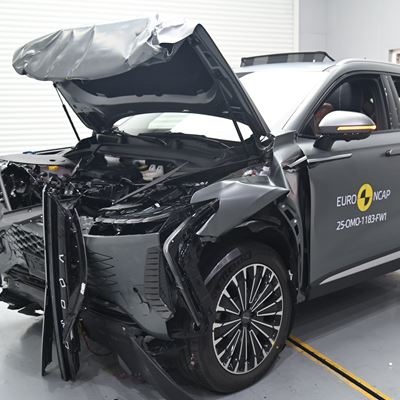 OMODA 9 Full Width Rigid Barrier test 2025 after crash