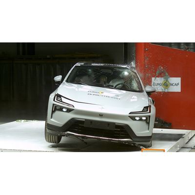 Polestar 4 Side Pole test 2025