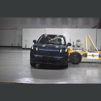 AION V Side Mobile Barrier test 2025