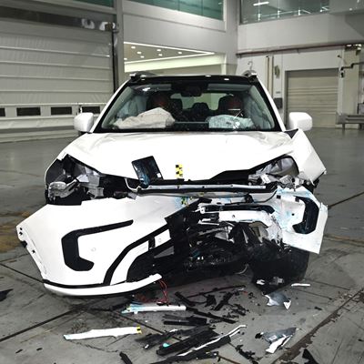 AION V Mobile Progressive Deformable Barrier test 2025 after crash