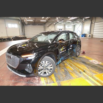 Audi Q4 e tron Side Mobile Barrier test 2025 after crash