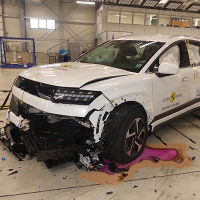 Hyundai IONIQ 9 Mobile Progressive Deformable Barrier test 2025 after crash