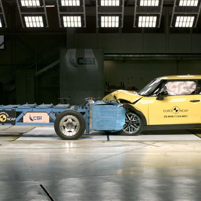 MINI Cooper Mobile Progressive Deformable Barrier test 2025