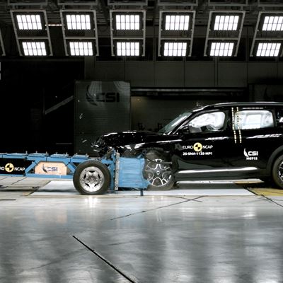 smart 5 Mobile Progressive Deformable Barrier test 2025