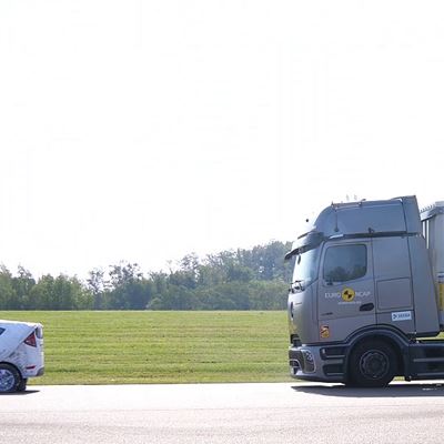 Mercedes Benz Actros L with ProCabin 4x2 Tractor Unit 2025 Commercial Truck Safety Tests