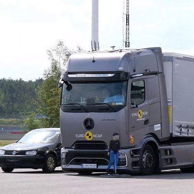 Mercedes Benz Actros L with ProCabin 4x2 Tractor Unit 2025 Commercial Truck Safety Tests