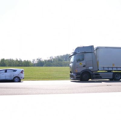 Mercedes Benz Actros L with ProCabin Commercial Truck Safety Tests 2025