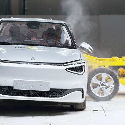 Dongfeng BOX Side Mobile Barrier test 2025