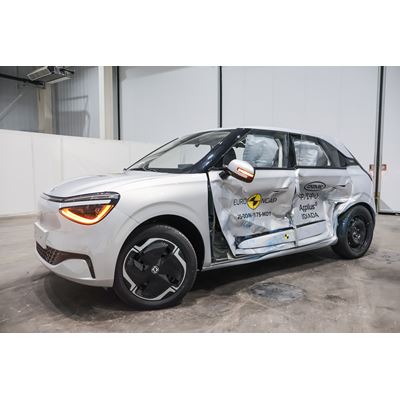 Dongfeng BOX Side Mobile Barrier test 2025 after crash