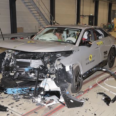 DS N 8 Mobile Progressive Deformable Barrier test 2025 after crash