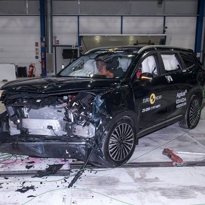 EBRO s800 Mobile Progressive Deformable Barrier test 2025 after crash