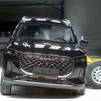 EBRO s800 Side Mobile Barrier test 2025