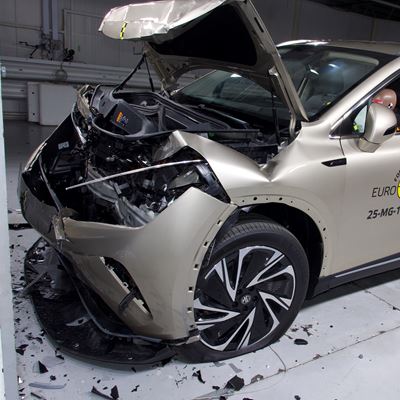 MG MGS6 EV Full Width Rigid Barrier test 2025 after crash