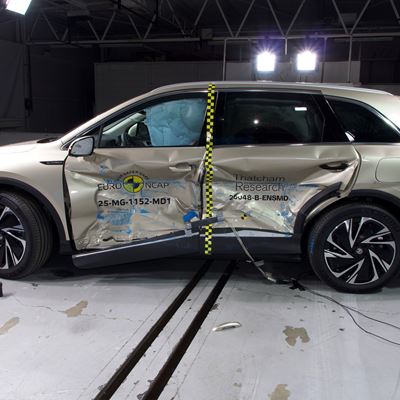 MG MGS6 EV Side Mobile Barrier test 2025 after crash