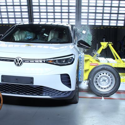 VW ID 4 Side Mobile Barrier test 2021